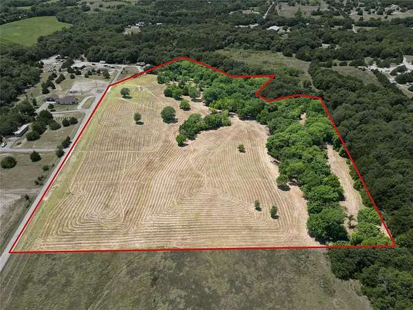 15 Acres of Land for Sale in Whitewright, Texas