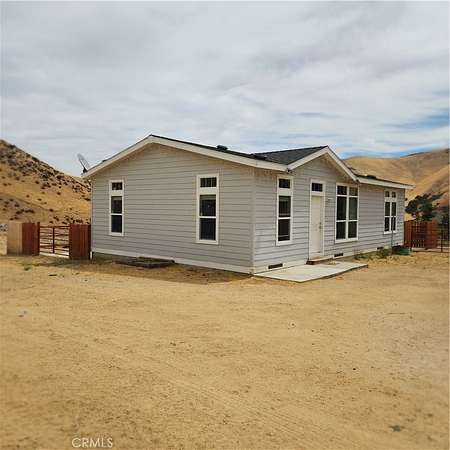 5.25 Acres of Land with Home for Sale in Lebec, California