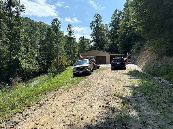 22 Acres of Land with Home for Sale in Gunlock, Kentucky