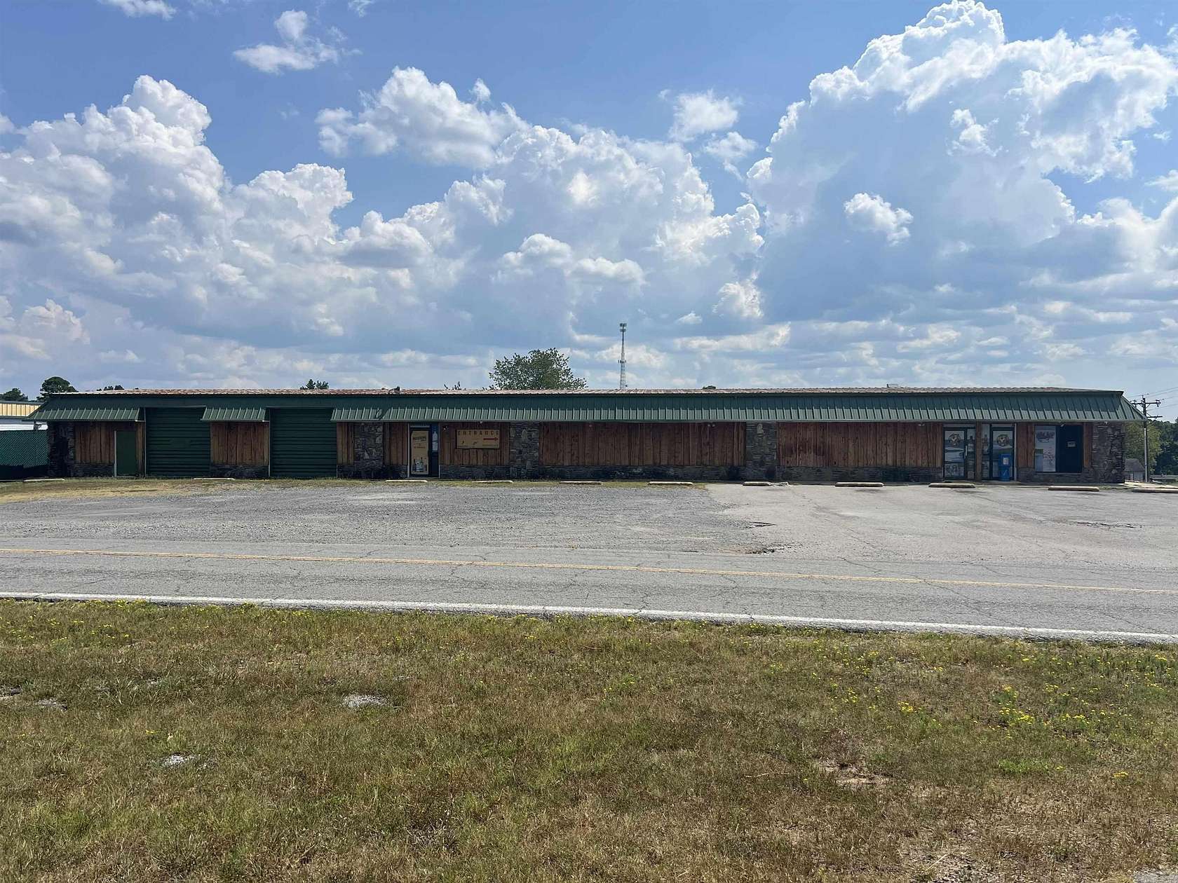 1.59 Acres of Improved Commercial Land for Sale in Fairfield Bay, Arkansas