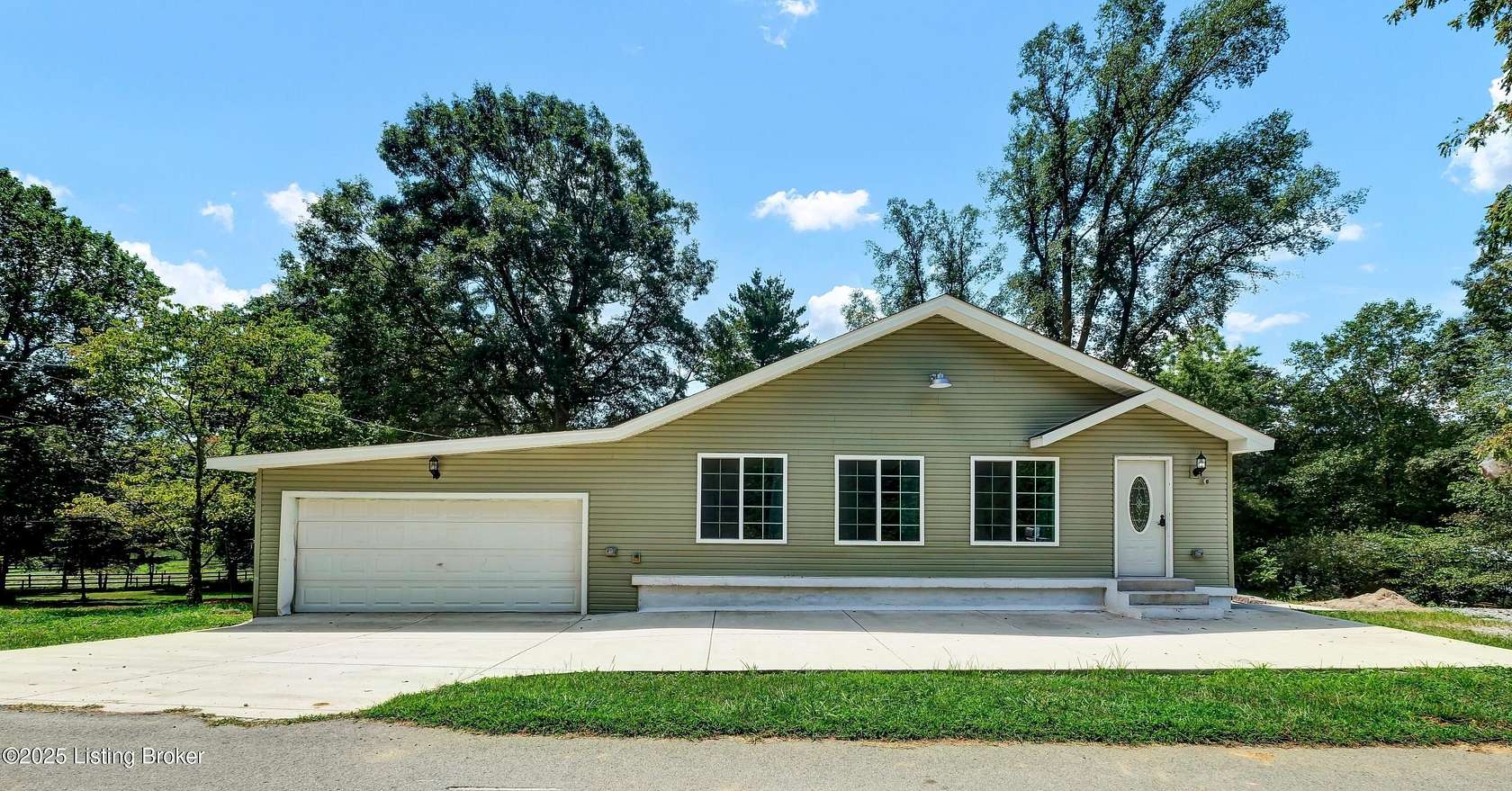 4.6 Acres of Residential Land with Home for Sale in Bardstown, Kentucky