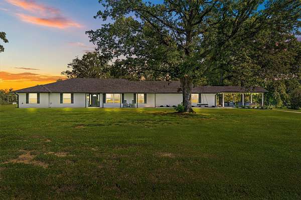 30.1 Acres of Agricultural Land with Home for Sale in Lindale, Texas