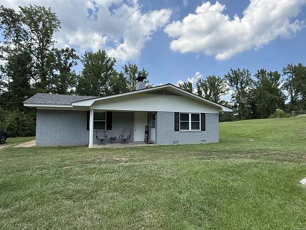 9.75 Acres of Residential Land with Home for Sale in Murfreesboro, Arkansas