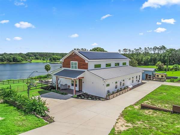 3.74 Acres of Residential Land with Home for Sale in Weirsdale, Florida