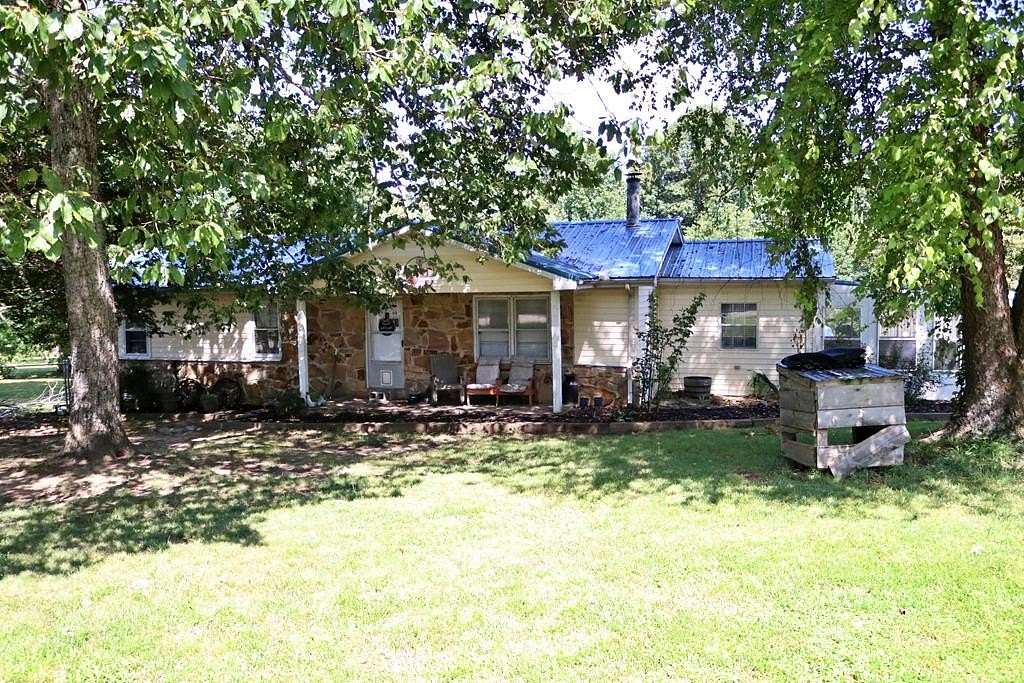 1.5 Acres of Residential Land with Home for Sale in Sparta, Tennessee