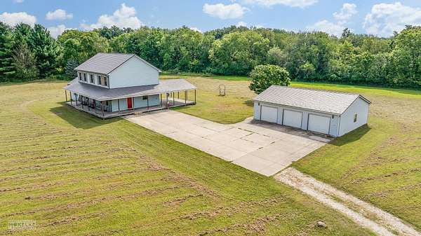 3 Acres of Residential Land with Home for Sale in Newark, Illinois