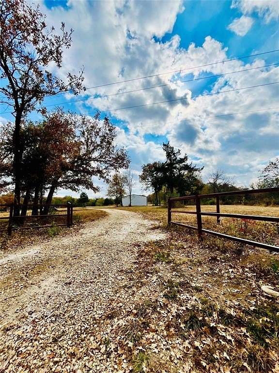 31.8 Acres of Land for Sale in Paris, Texas