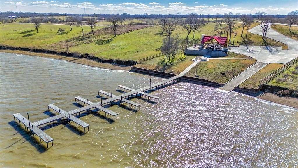 3 Acres of Residential Land for Sale in Corsicana, Texas