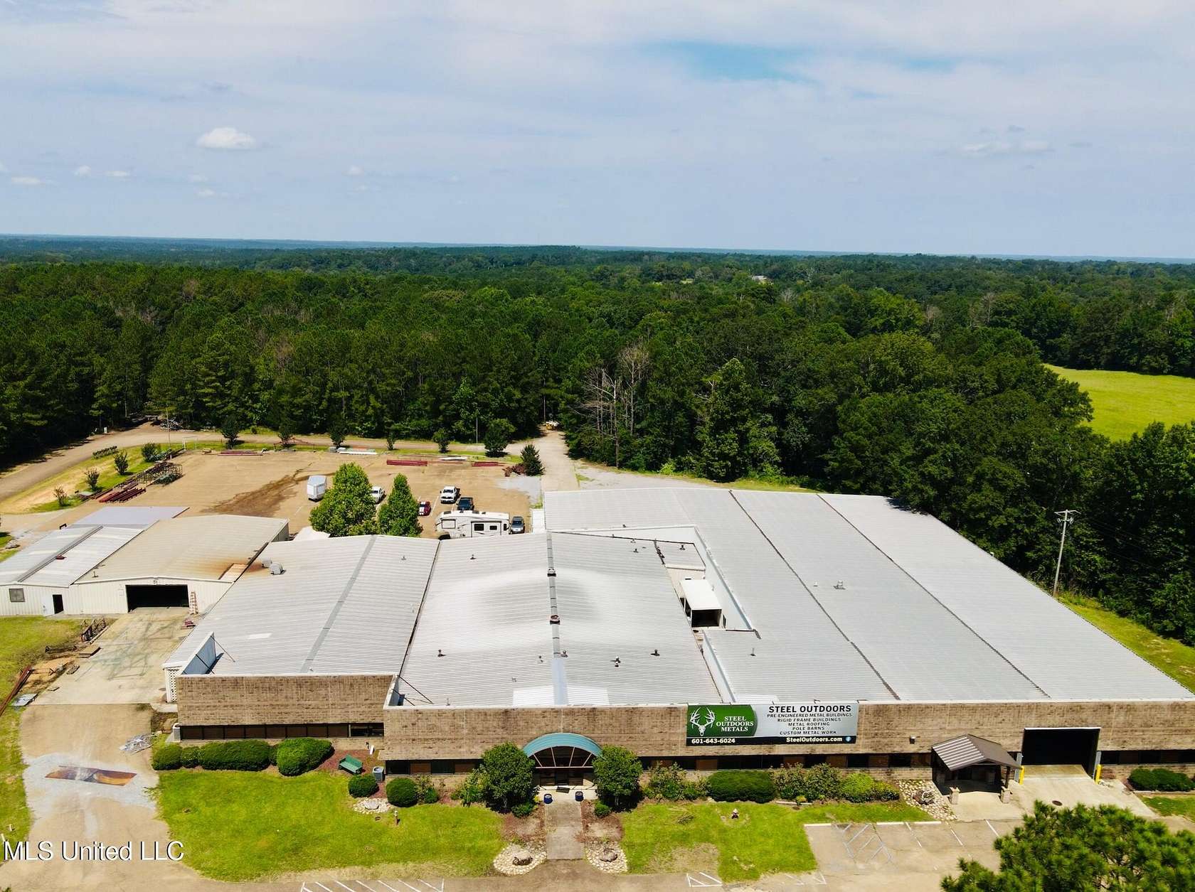 15 Acres of Improved Commercial Land for Sale in Wesson, Mississippi