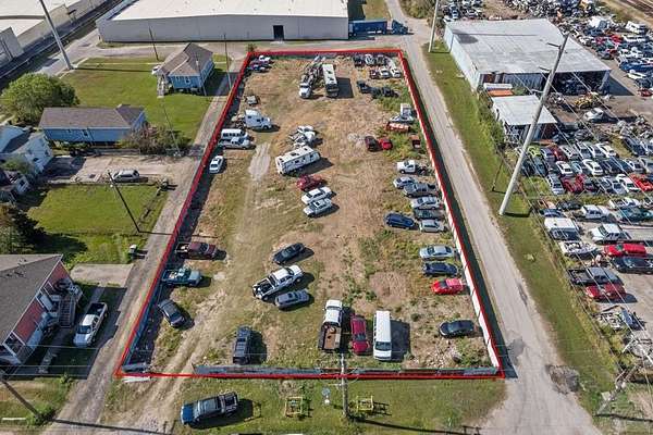 0.75 Acres of Mixed-Use Land for Sale in Galveston, Texas