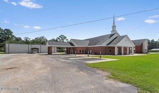 6 Acres of Residential Land with Home for Sale in Moss Point, Mississippi