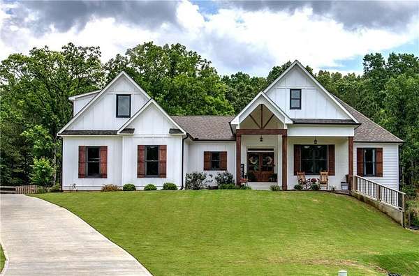 3 Acres of Residential Land with Home for Sale in Kingston, Georgia