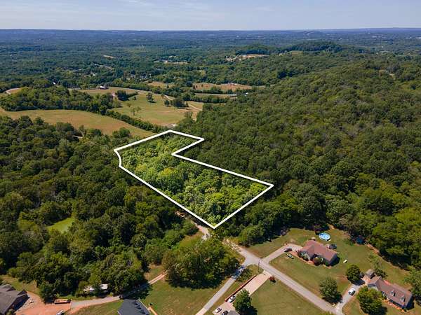 3.26 Acres of Residential Land for Sale in Columbia, Tennessee