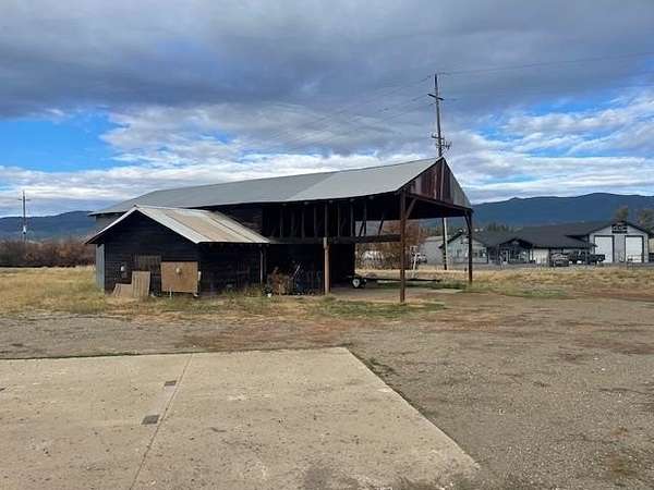 6 Acres of Improved Commercial Land for Sale in Quincy, California