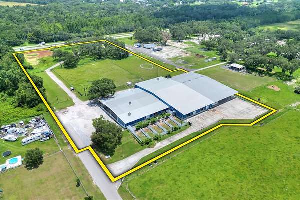 9 Acres of Improved Commercial Land for Sale in Plant City, Florida