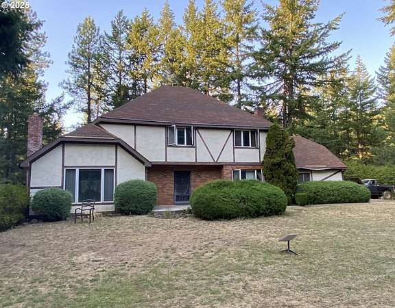 5 Acres of Residential Land with Home for Sale in Goldendale, Washington