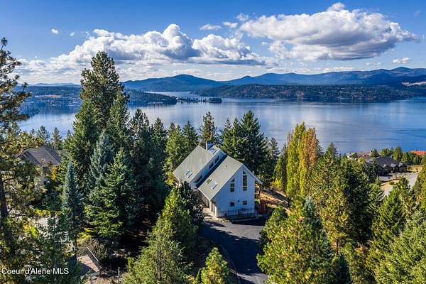 1.6 Acres of Residential Land with Home for Sale in Coeur d'Alene, Idaho
