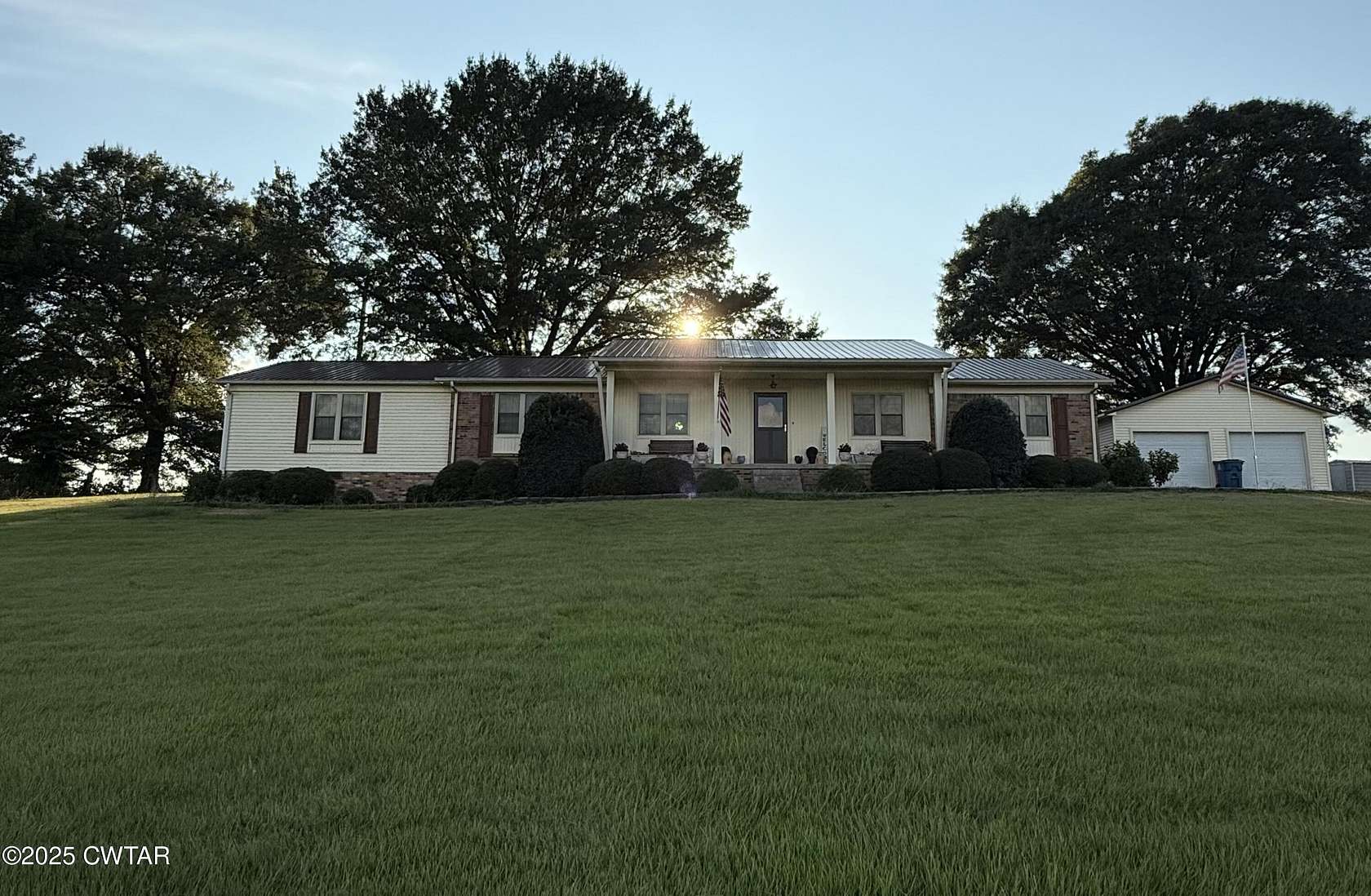 1.5 Acres of Residential Land with Home for Sale in Dyersburg, Tennessee