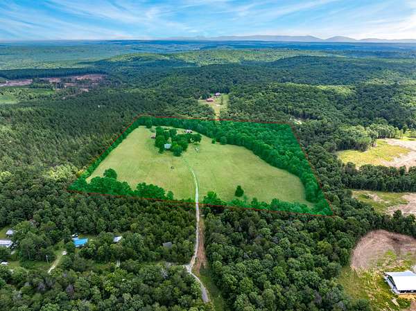 25 Acres of Land with Home for Sale in Crossville, Tennessee