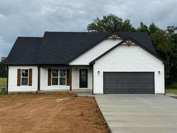 1.53 Acres of Residential Land with Home for Sale in Smiths Grove, Kentucky