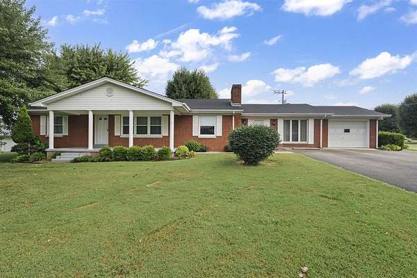 1.55 Acres of Residential Land with Home for Sale in Glasgow, Kentucky