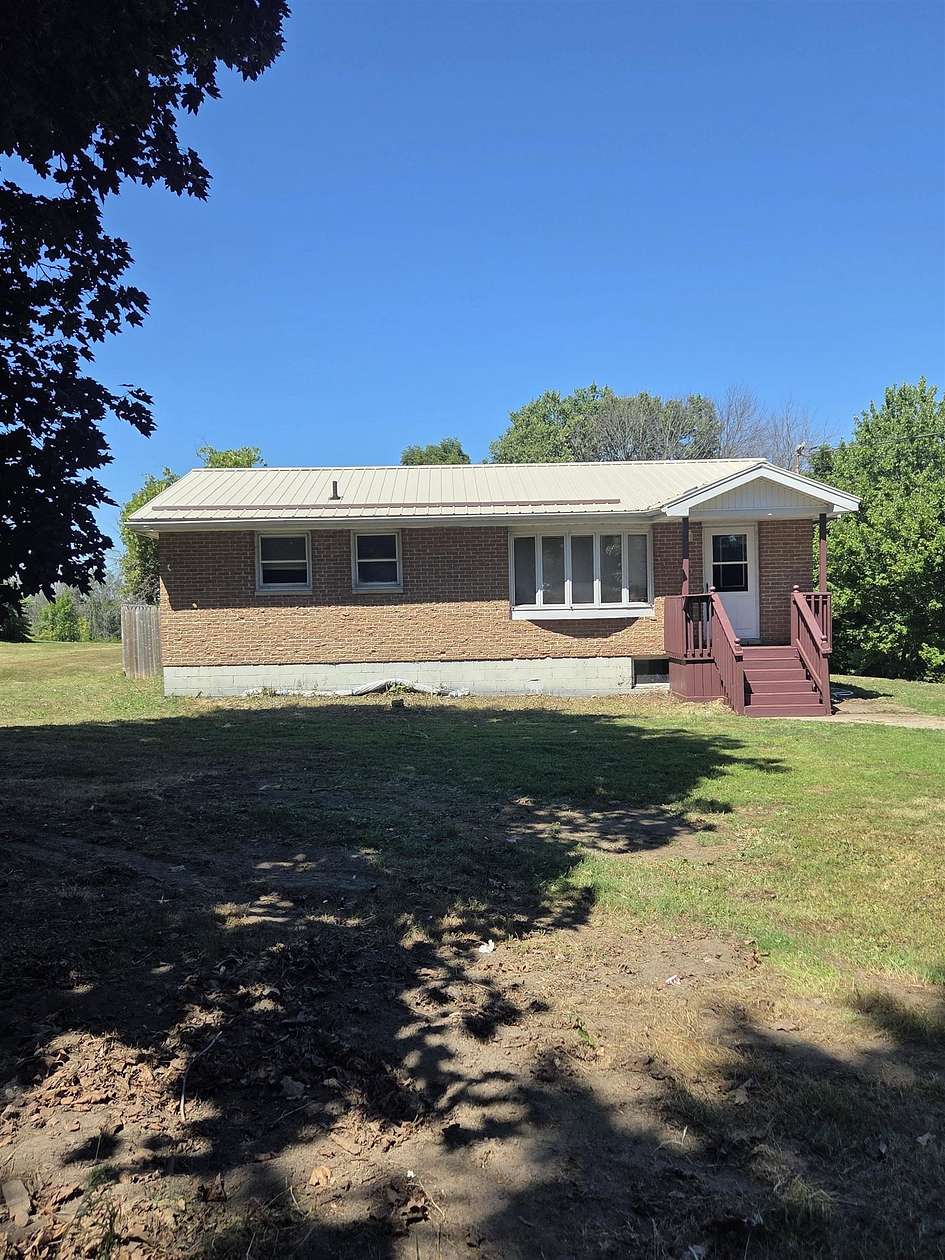 2.5 Acres of Residential Land with Home for Sale in Massena, New York