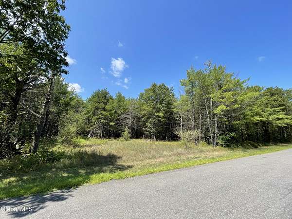 11.7 Acres of Land for Sale in Hannacroix, New York
