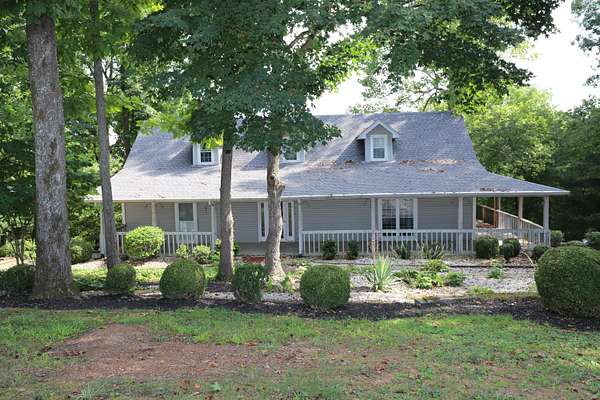 2.5 Acres of Residential Land with Home for Sale in Somerset, Kentucky