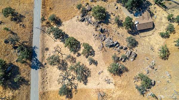 0.68 Acres of Land for Sale in Tehachapi, California