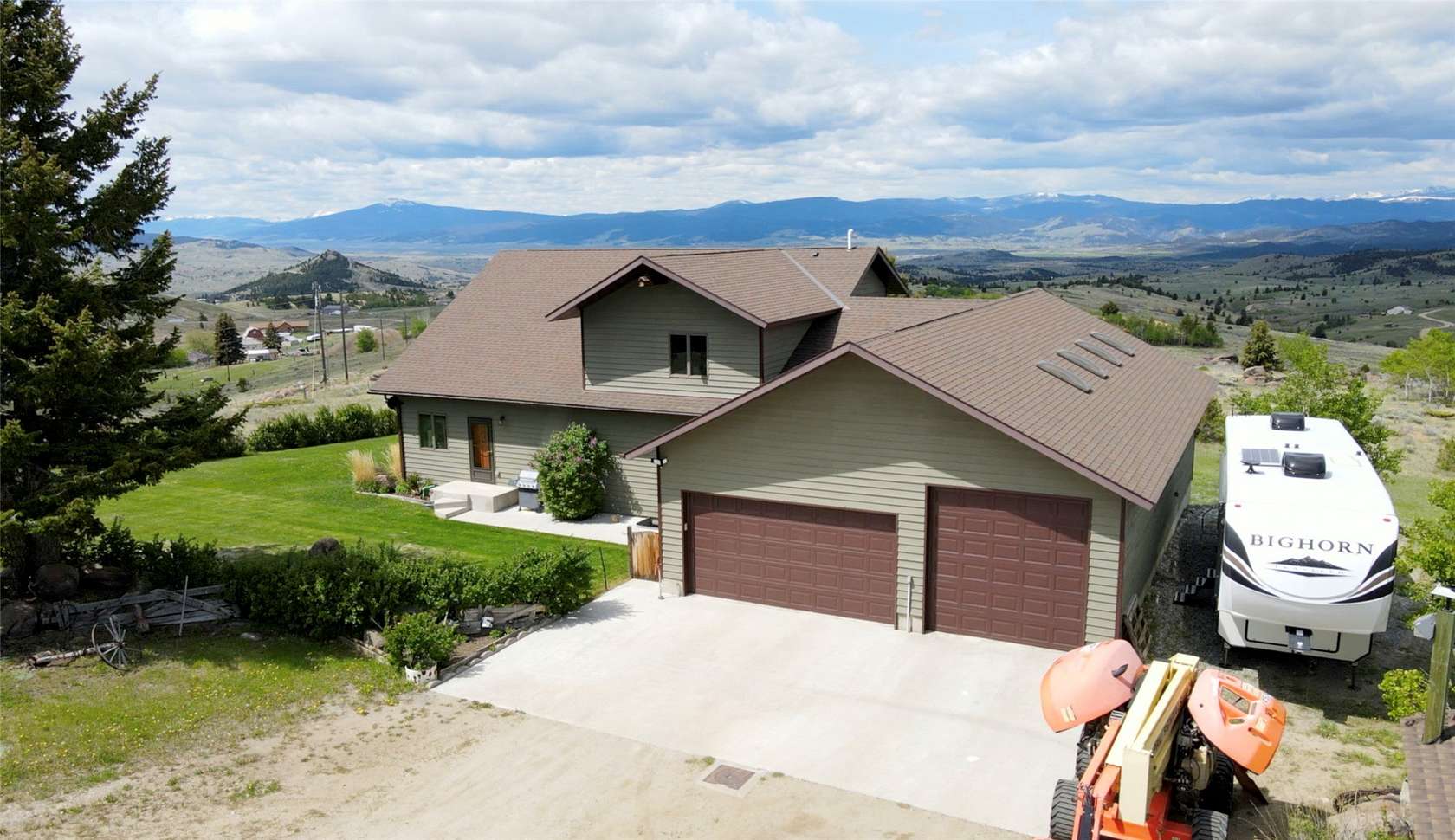 7 Acres of Residential Land with Home for Sale in Butte, Montana