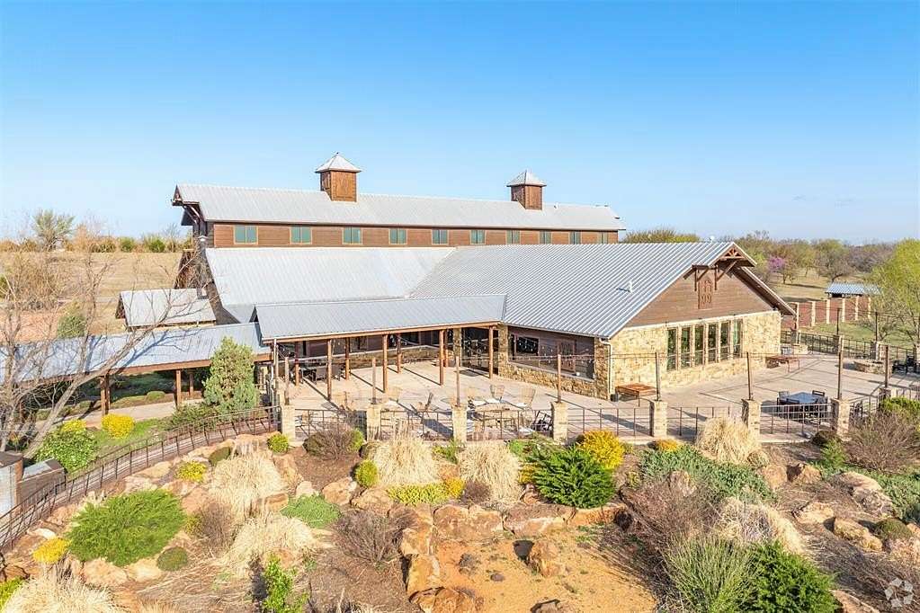 13.2 Acres of Improved Commercial Land for Sale in Goldsby, Oklahoma