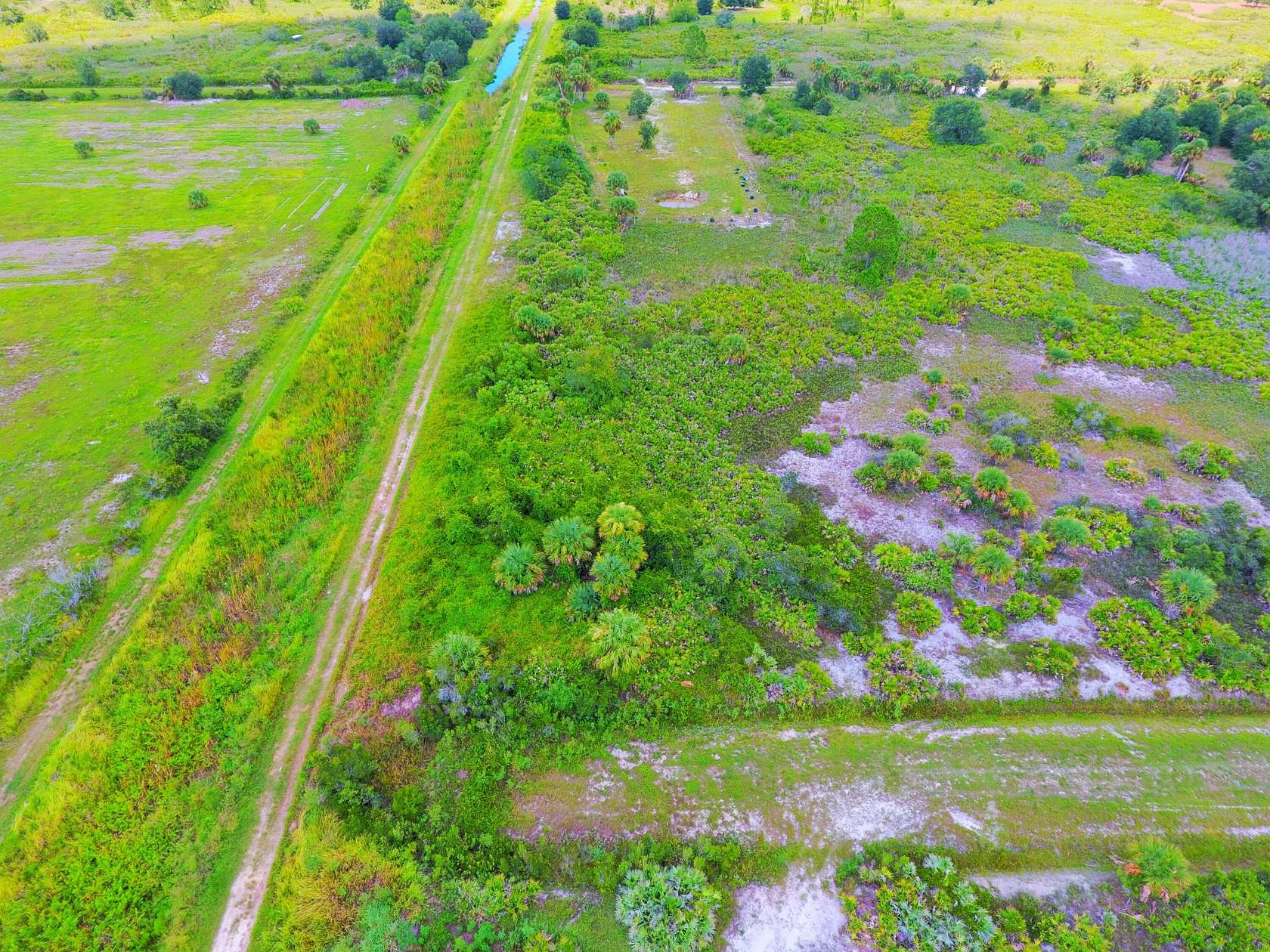 1.25 Acres of Residential Land for Sale in Okeechobee, Florida