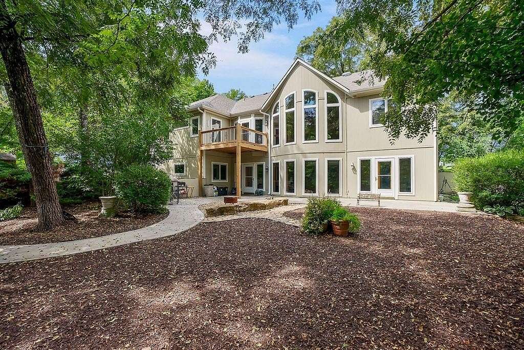 7.75 Acres of Residential Land with Home for Sale in Bates City, Missouri