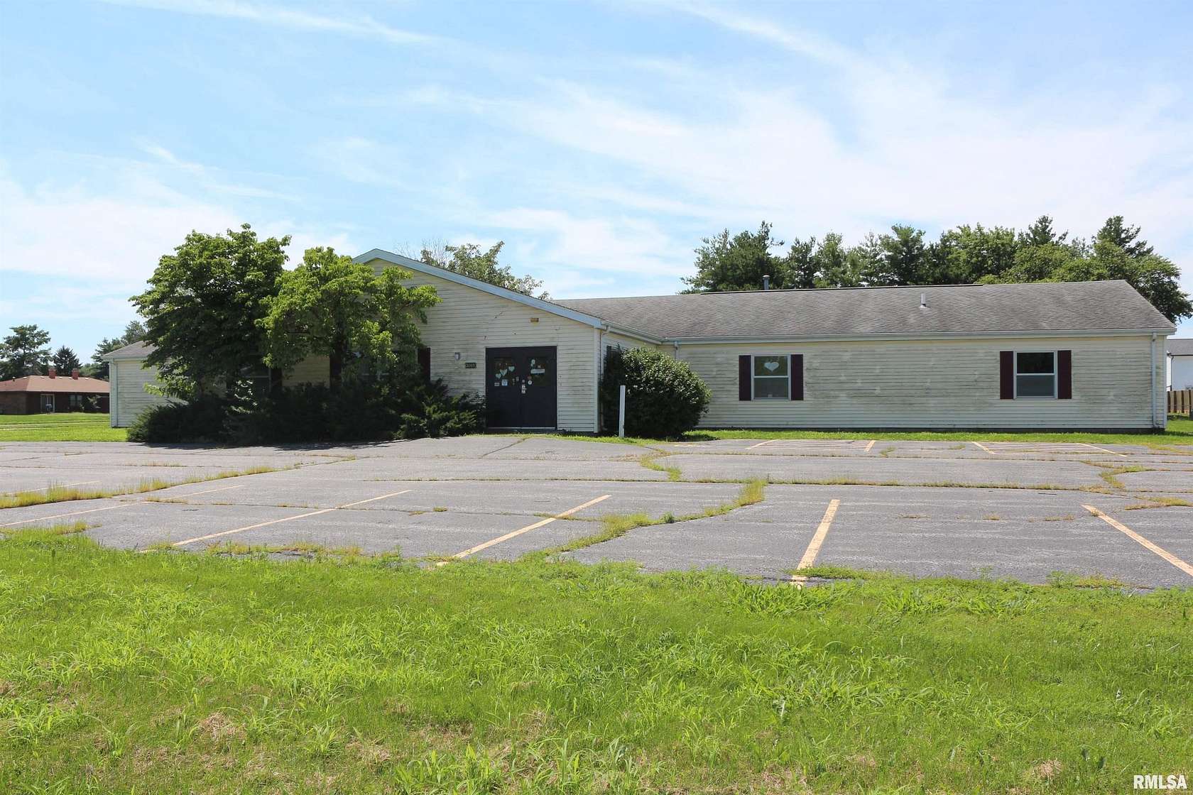 2 Acres of Improved Commercial Land for Sale in Jacksonville, Illinois