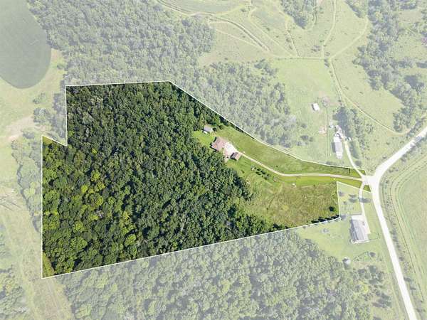 16.7 Acres of Land with Home for Sale in Bellevue, Iowa