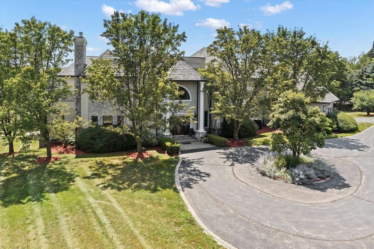 5 Acres of Land with Home for Sale in Barrington, Illinois