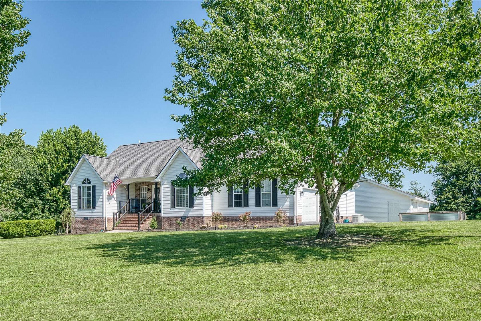 1.8 Acres of Residential Land with Home for Sale in Jamestown, Tennessee