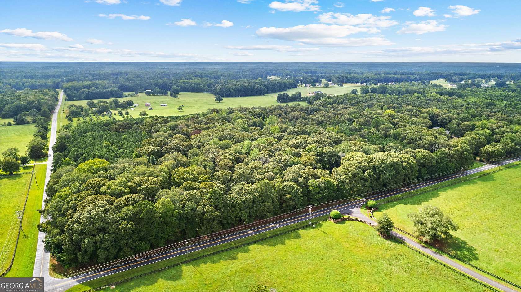 5 Acres of Residential Land with Home for Sale in Sharpsburg, Georgia