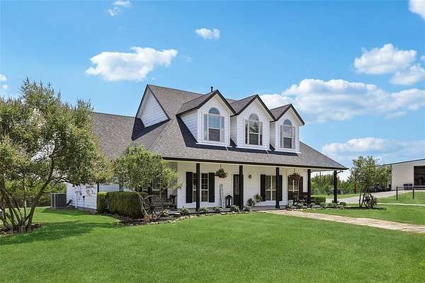 10.4 Acres of Land with Home for Sale in Princeton, Texas