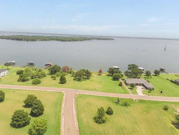 0.76 Acres of Land for Sale in Corsicana, Texas