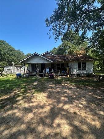 2.88 Acres of Residential Land with Home for Sale in Clarksville, Texas