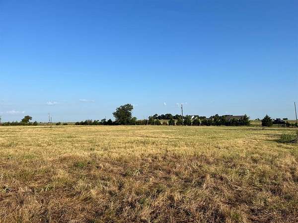 8 Acres of Residential Land for Sale in Sanger, Texas