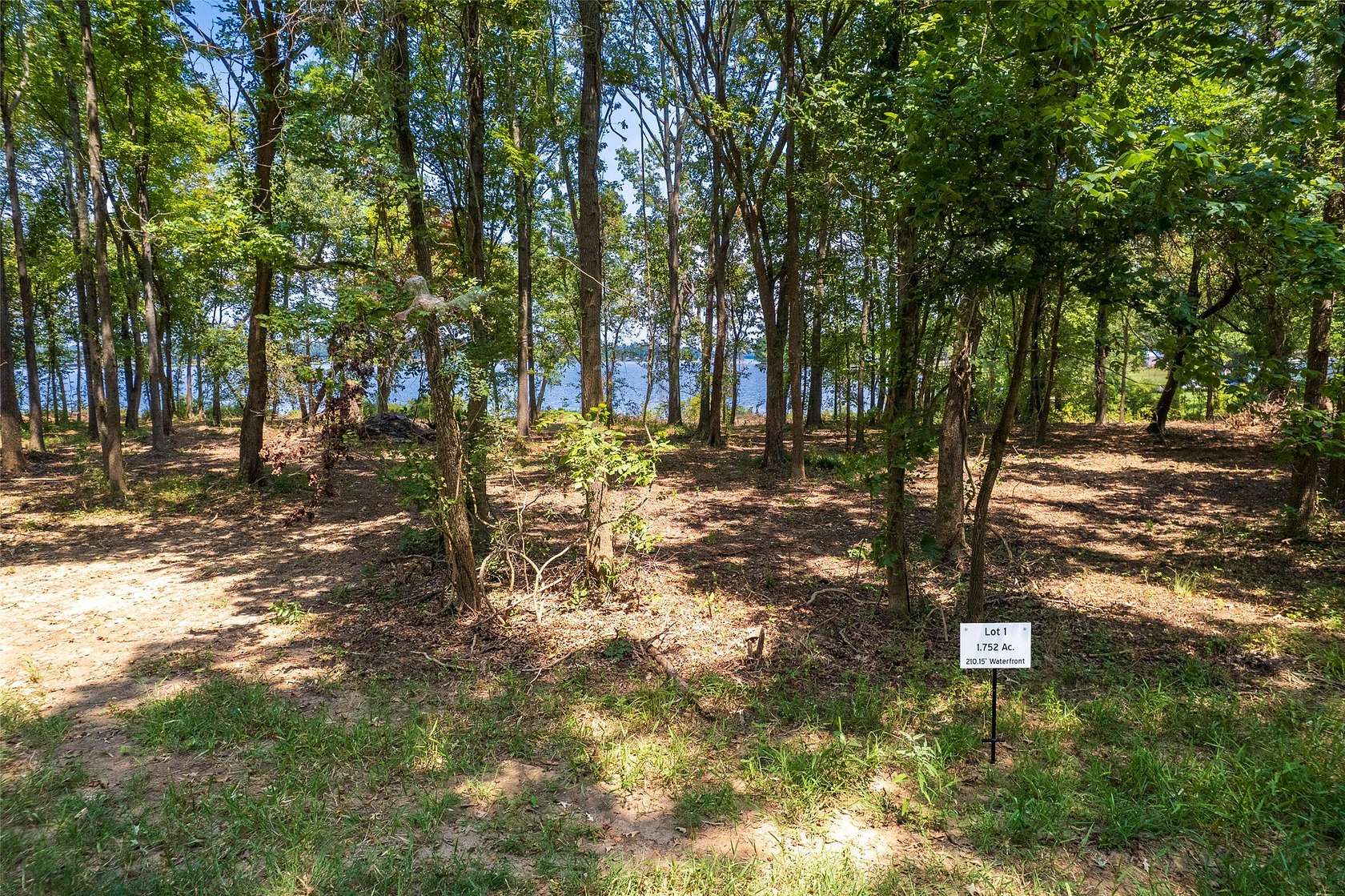 1.75 Acres of Residential Land for Sale in Leesburg, Texas