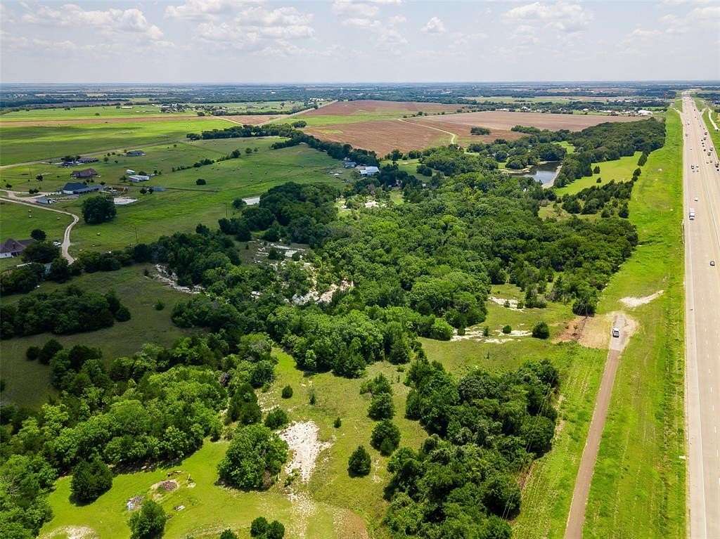 13.5 Acres of Land for Sale in Italy, Texas