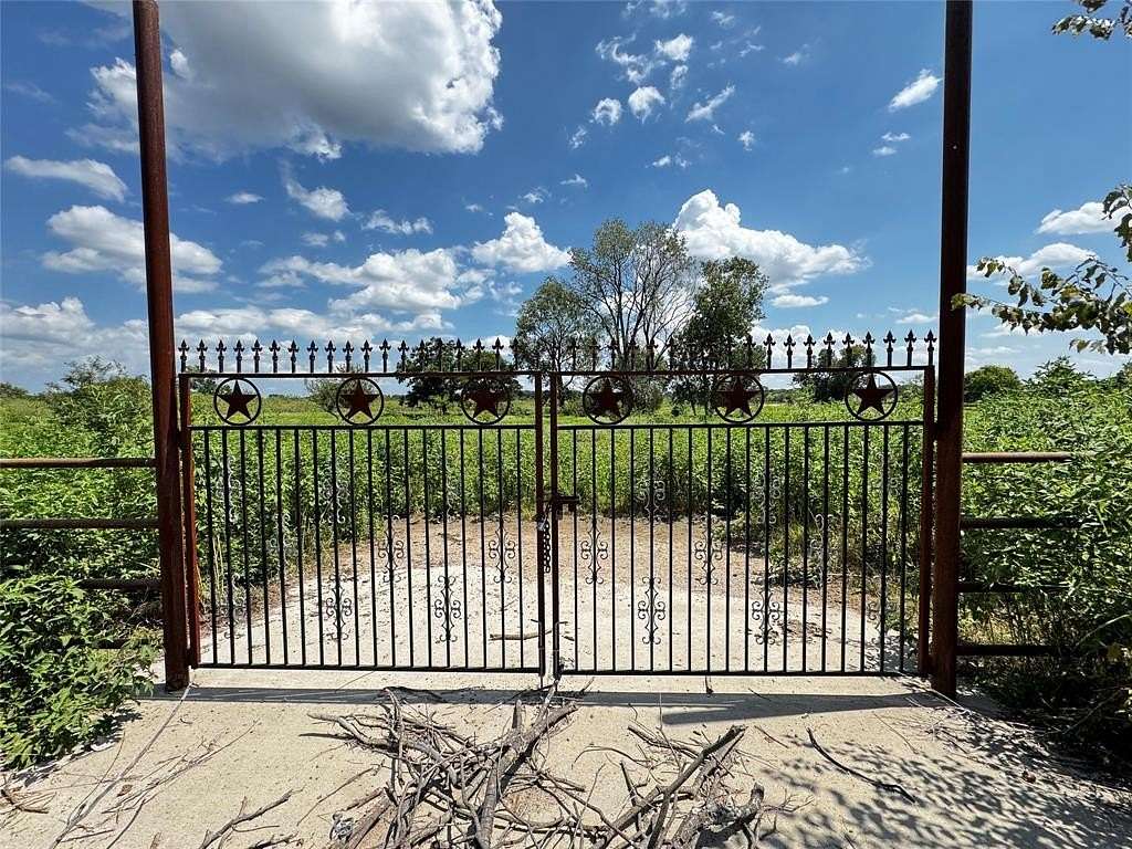 12 Acres of Land for Sale in Seagoville, Texas