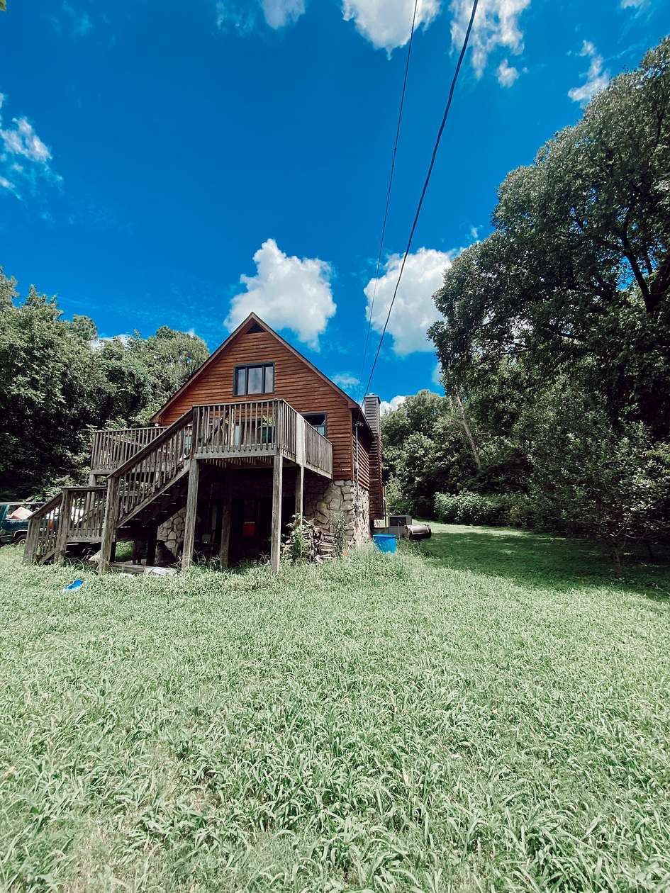 2 Acres of Residential Land with Home for Sale in Columbia, Tennessee