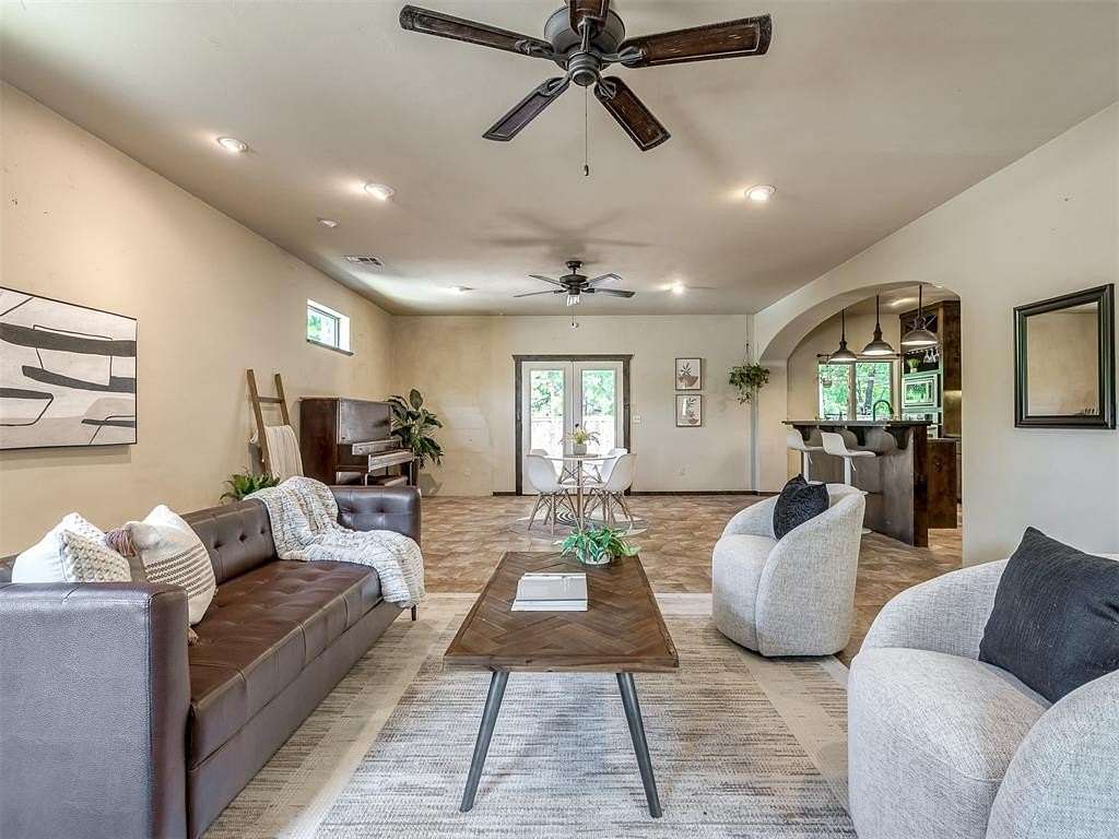 2.39 Acres of Residential Land with Home for Sale in Spencer, Oklahoma