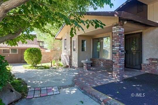 2 Acres of Residential Land with Home for Sale in Lone Pine, California