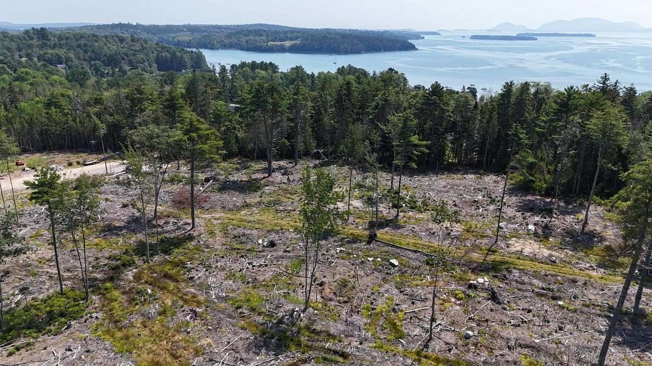7 Acres of Residential Land for Sale in Sullivan, Maine