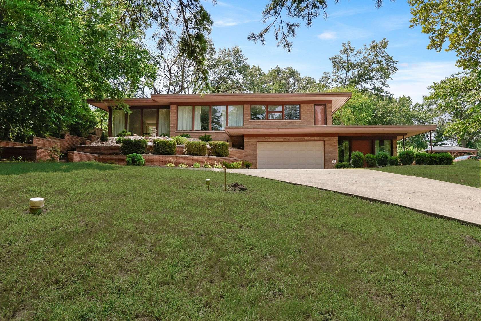 2.78 Acres of Residential Land with Home for Sale in Schererville, Indiana